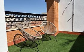 Dúplex céntrico con terraza y parking gratuito